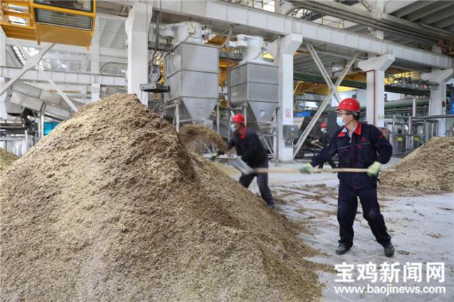 保质保量,全力以赴生产优质基酒;下属子公司西凤物流,裕凤包装,西凤